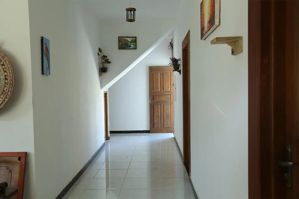 Awanhala Hotel Katugastota 2*,  Sri Lanka